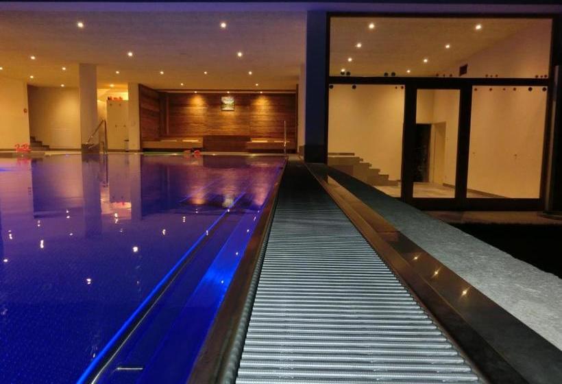 Отель Glinzhof Mountain Natur Resort Agriturismo