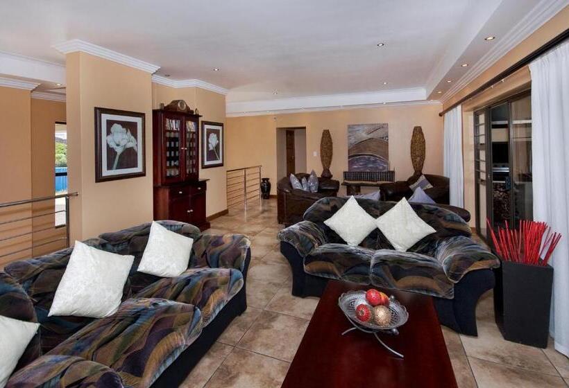 بنسيون Dolphin Dance Lodge