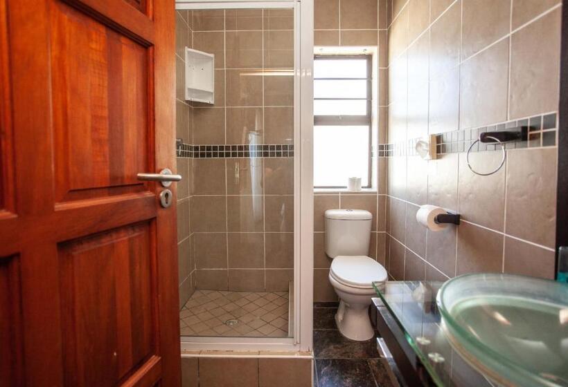 بنسيون Dolphin Dance Lodge