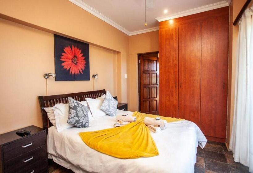 بنسيون Dolphin Dance Lodge