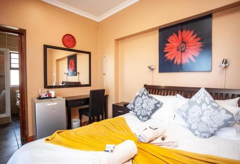 بنسيون Dolphin Dance Lodge