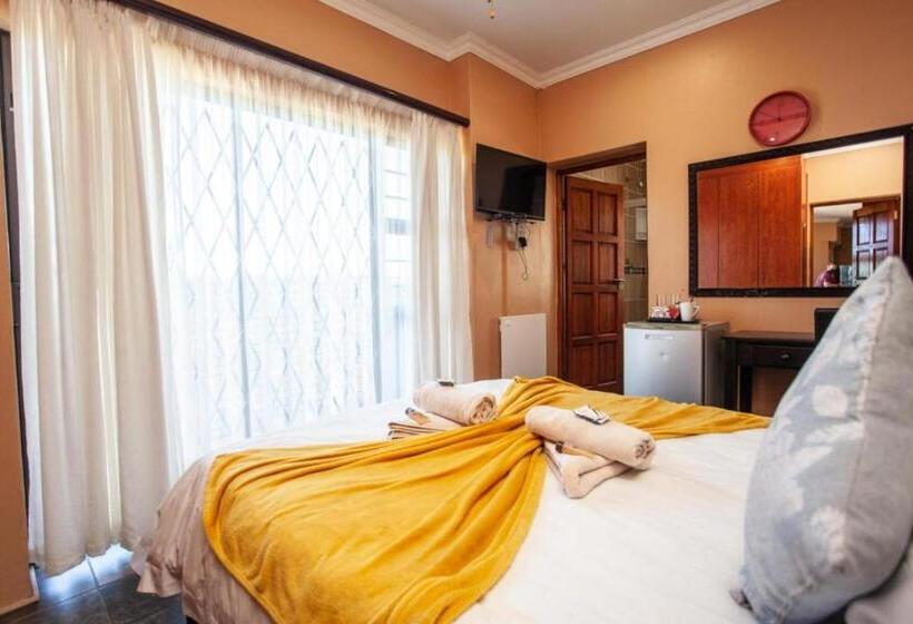 بنسيون Dolphin Dance Lodge