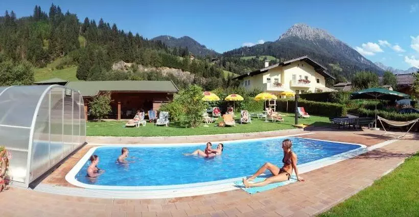 Majatalo Gästehaus Emmi