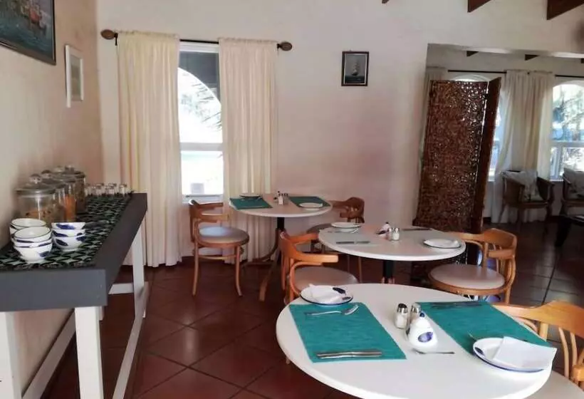 پانسیون Livesey Lodge