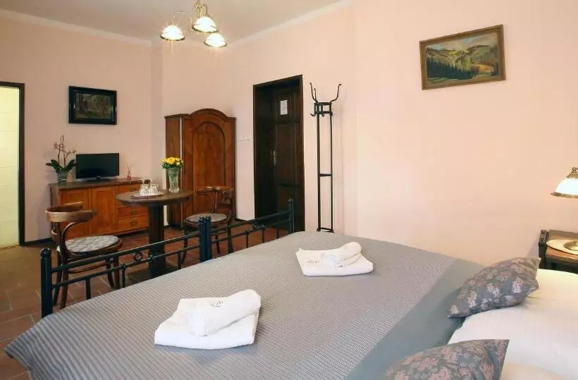 Majatalo Penzion Na 15. Poledníku