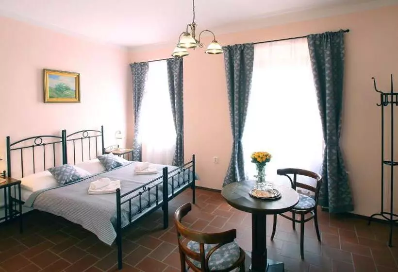 Majatalo Penzion Na 15. Poledníku