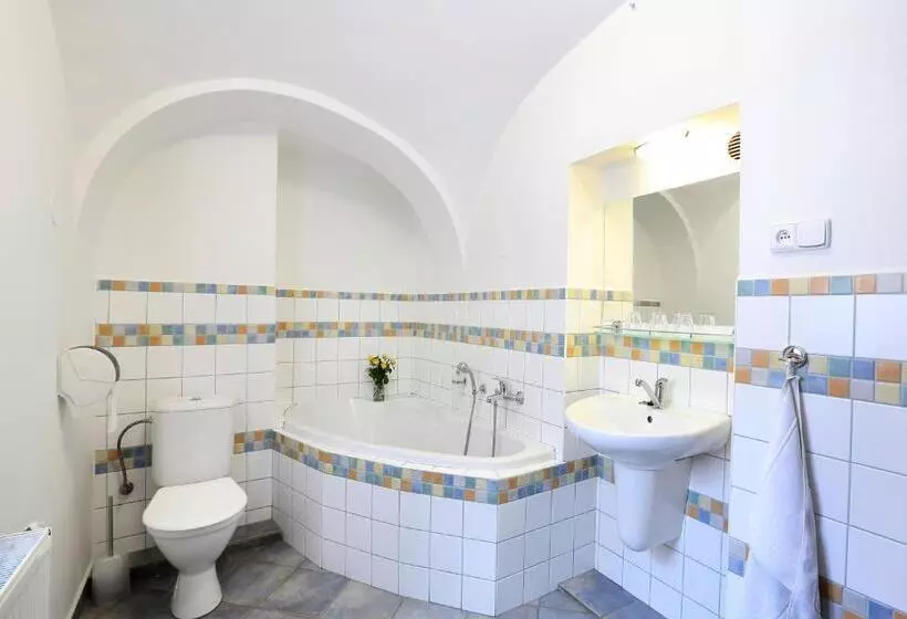 Majatalo Penzion Na 15. Poledníku