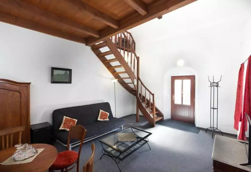 Majatalo Penzion Na 15. Poledníku