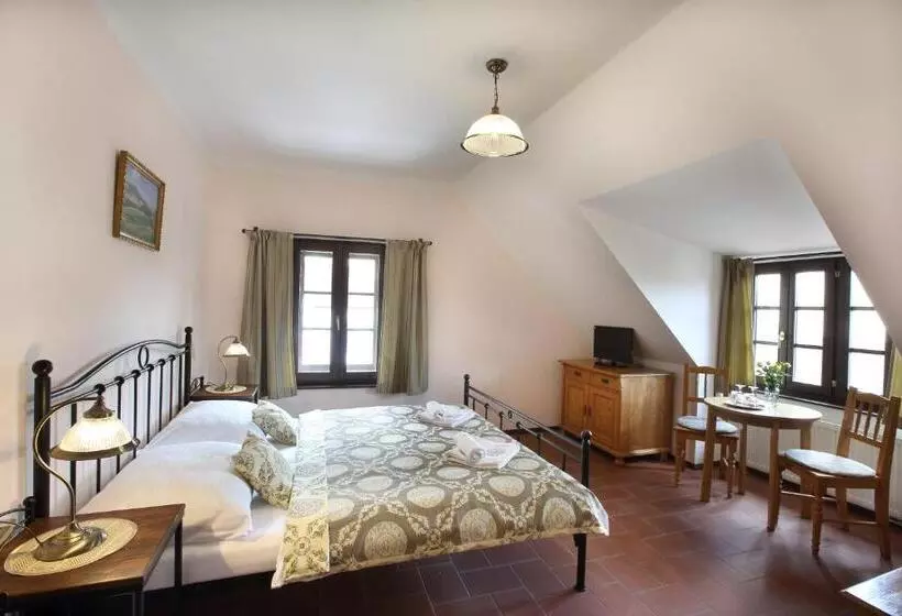 Majatalo Penzion Na 15. Poledníku