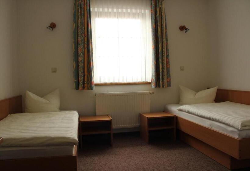 פנסיון Gästehaus Zum Felsenkeller