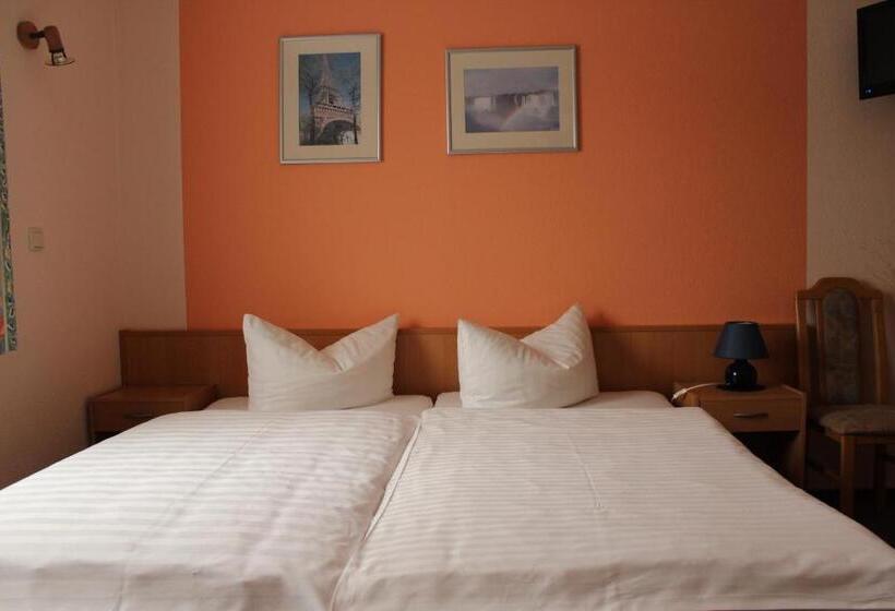 פנסיון Gästehaus Zum Felsenkeller