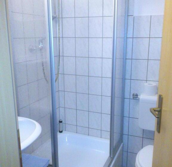 פנסיון Gästehaus Zum Felsenkeller