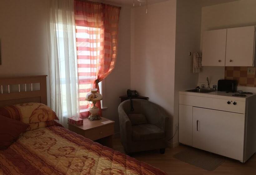 ユースホステル Auberge La Veranda