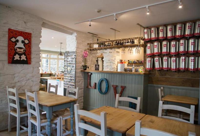 Общежитие Heidi's Grasmere Lodge