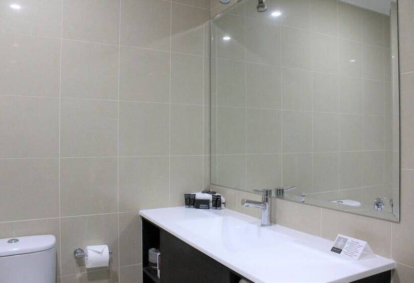 Carlyle Suites & Apartments