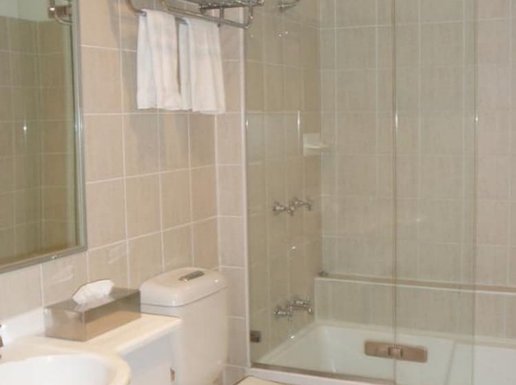 Carlyle Suites & Apartments