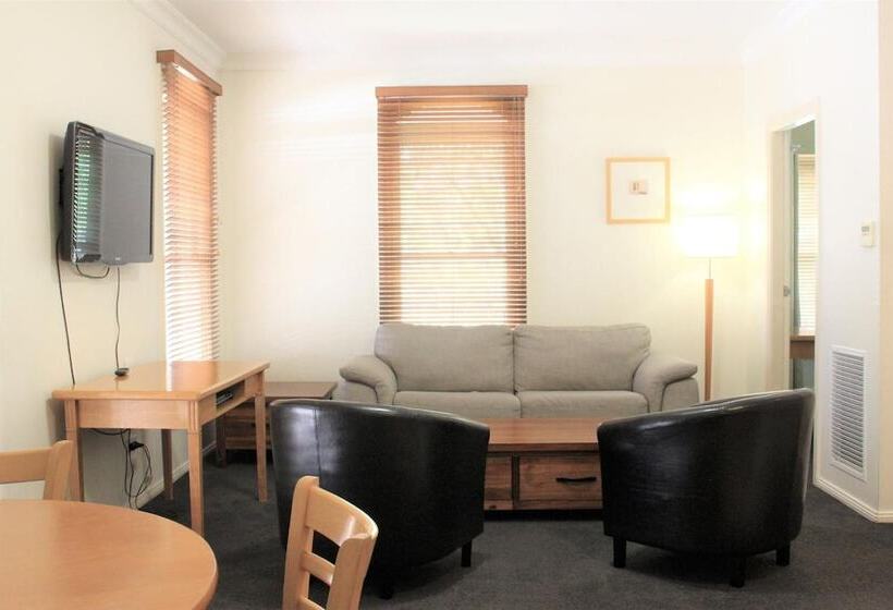 Carlyle Suites & Apartments