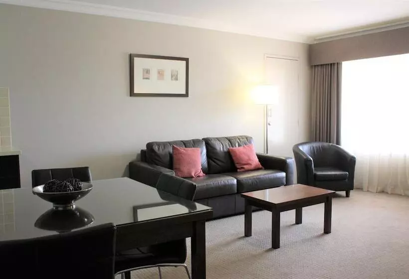Carlyle Suites & Apartments