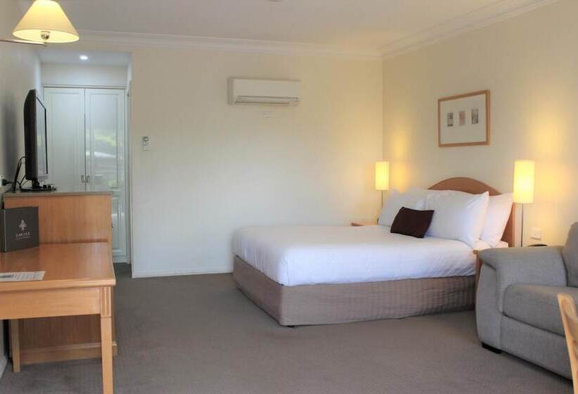 Carlyle Suites & Apartments