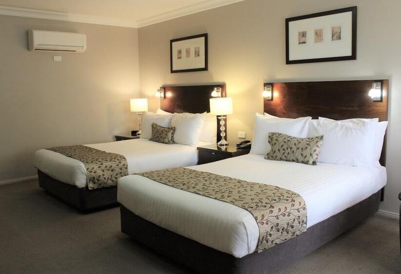 Carlyle Suites & Apartments