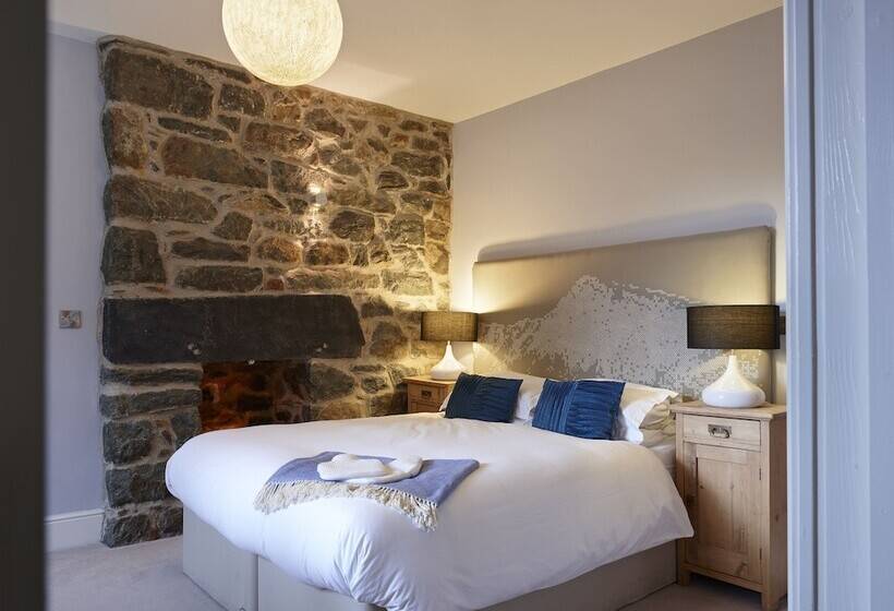 펜션 Cross Foxes  Bar Grill Rooms