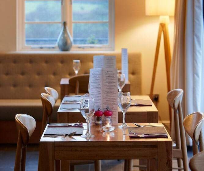 펜션 Cross Foxes  Bar Grill Rooms