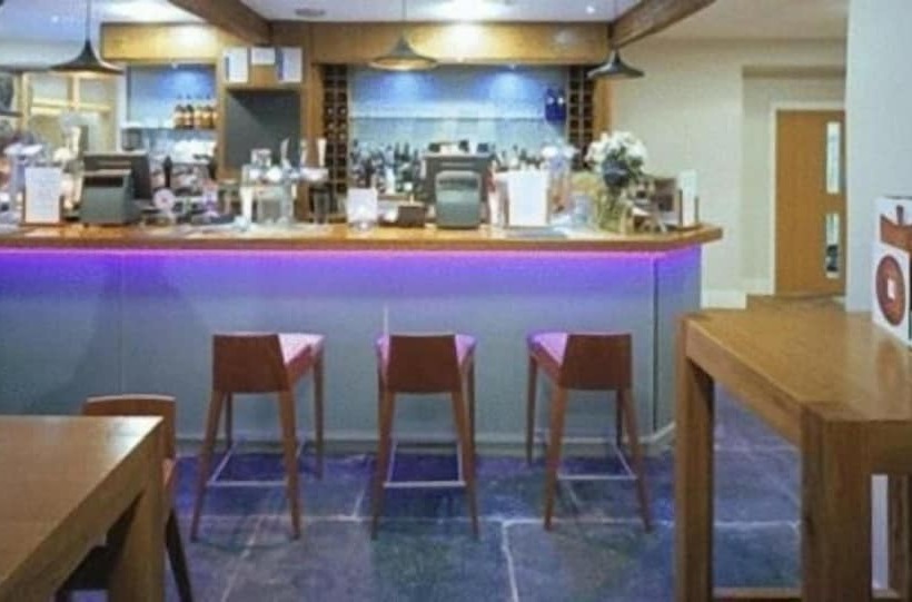 펜션 Cross Foxes  Bar Grill Rooms