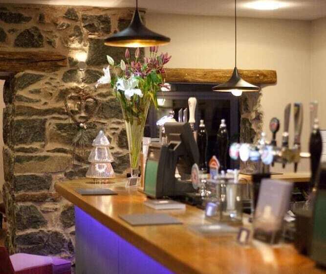 펜션 Cross Foxes  Bar Grill Rooms