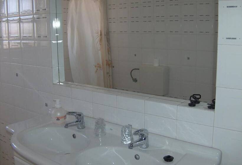 Пансион Guesthouse A Lareira