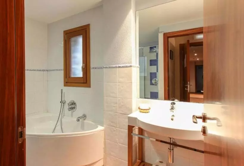 ペンション Hostal Les Roquetes