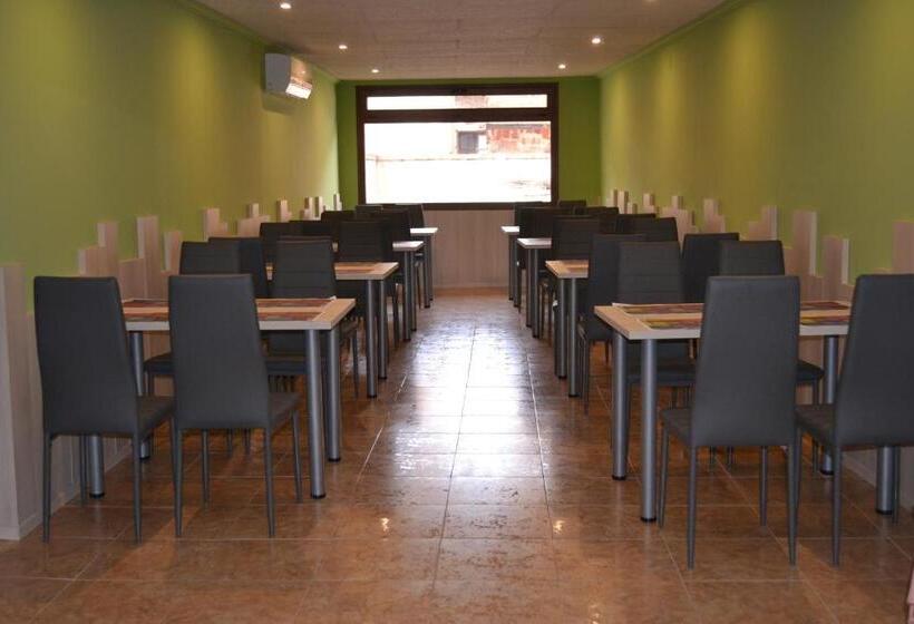 펜션 Hostal Restaurante El Castillo