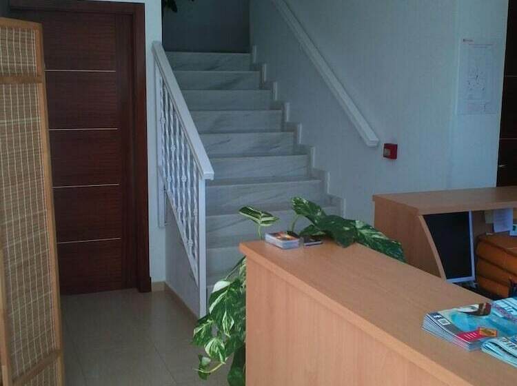 פנסיון Hostal Victoria Mar