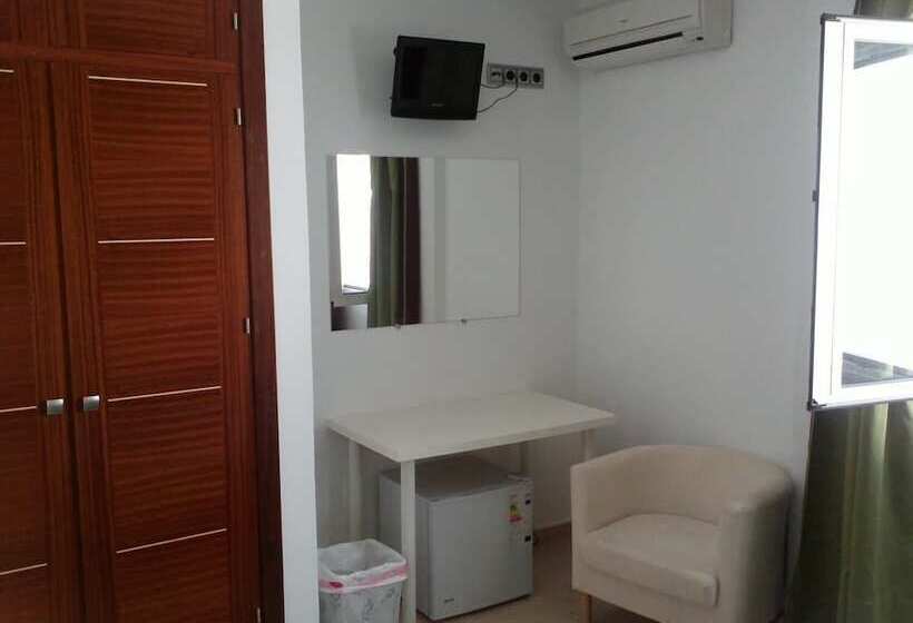 פנסיון Hostal Victoria Mar