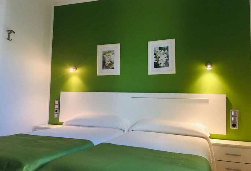 פנסיון Hostal Victoria Mar