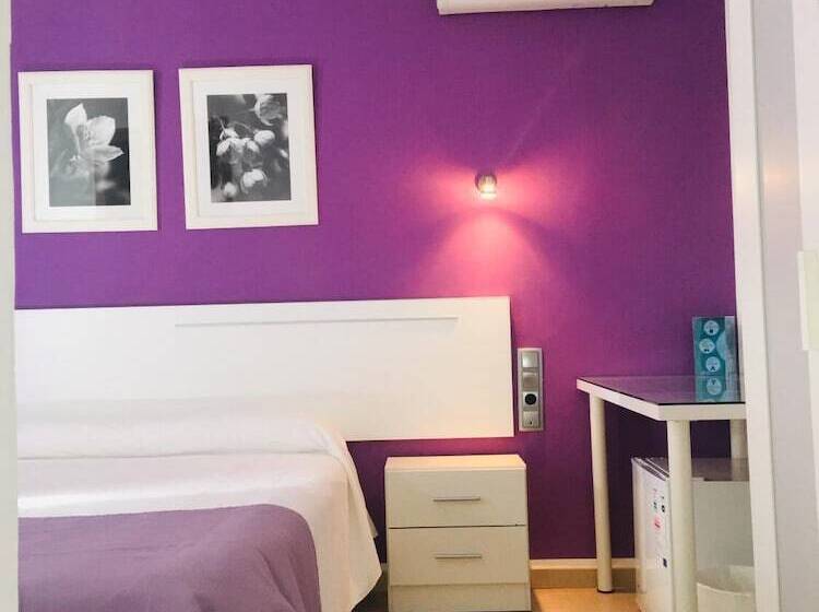 פנסיון Hostal Victoria Mar