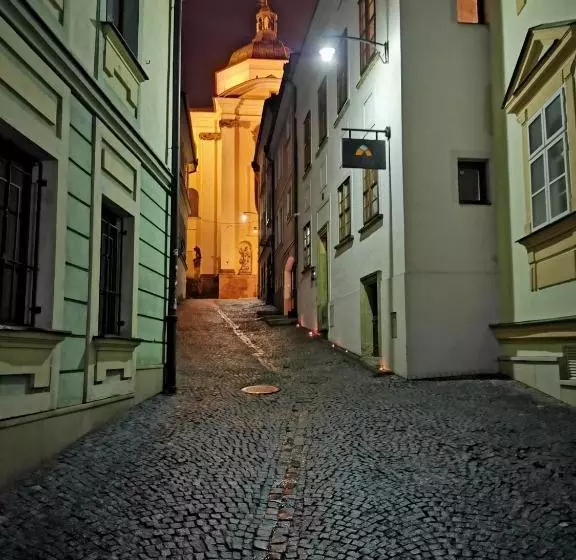 پانسیون Penzion Na Hradě