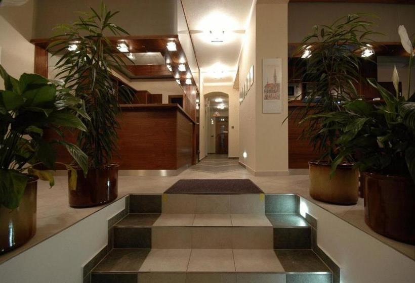 膳宿费 Penzion Na Hradě