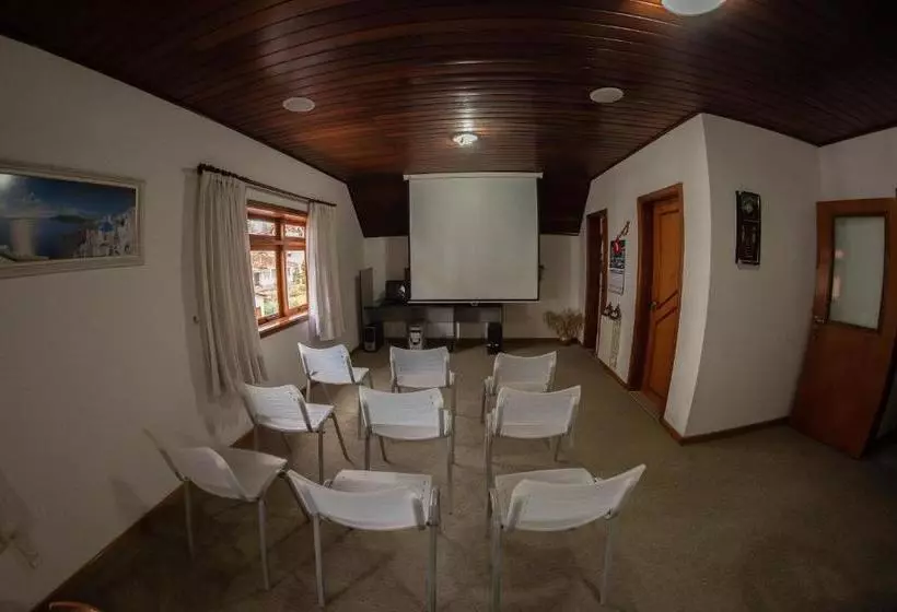 ペンション Pousada Vilage Inn Capivari Campos Do Jordão