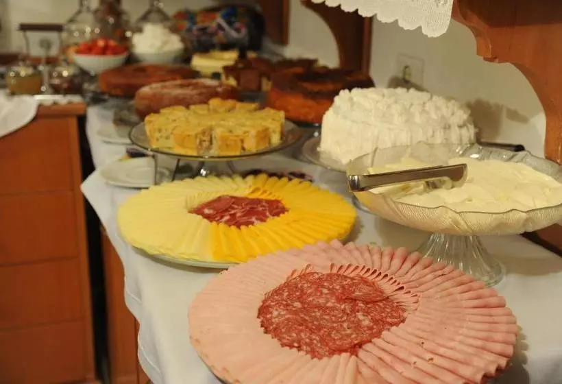 ペンション Pousada Vilage Inn Capivari Campos Do Jordão