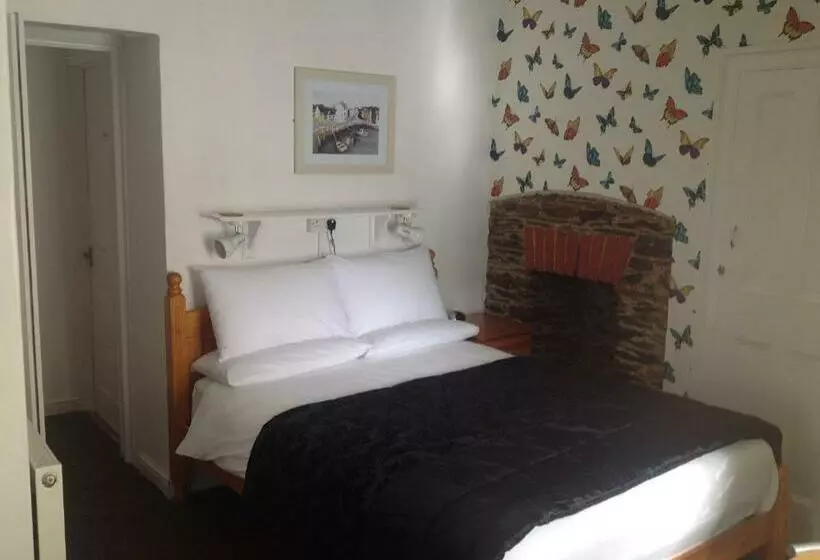 Majatalo Smugglers Haunt Guest House