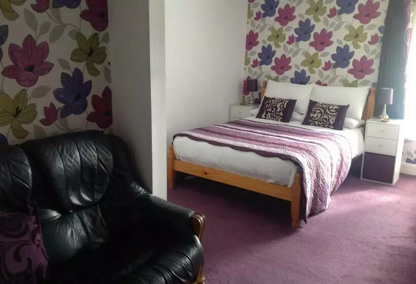 Majatalo Smugglers Haunt Guest House