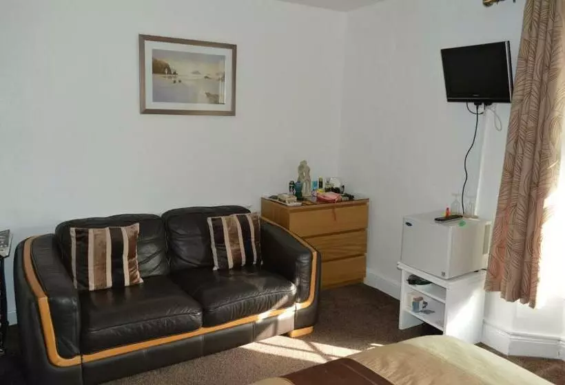 Majatalo Smugglers Haunt Guest House