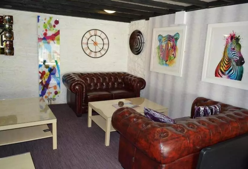 Majatalo Smugglers Haunt Guest House