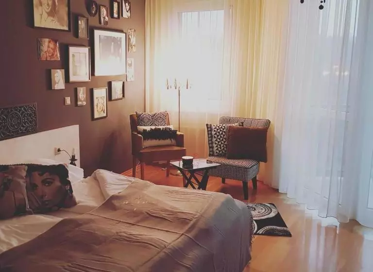 Majatalo Solens Land Guest House