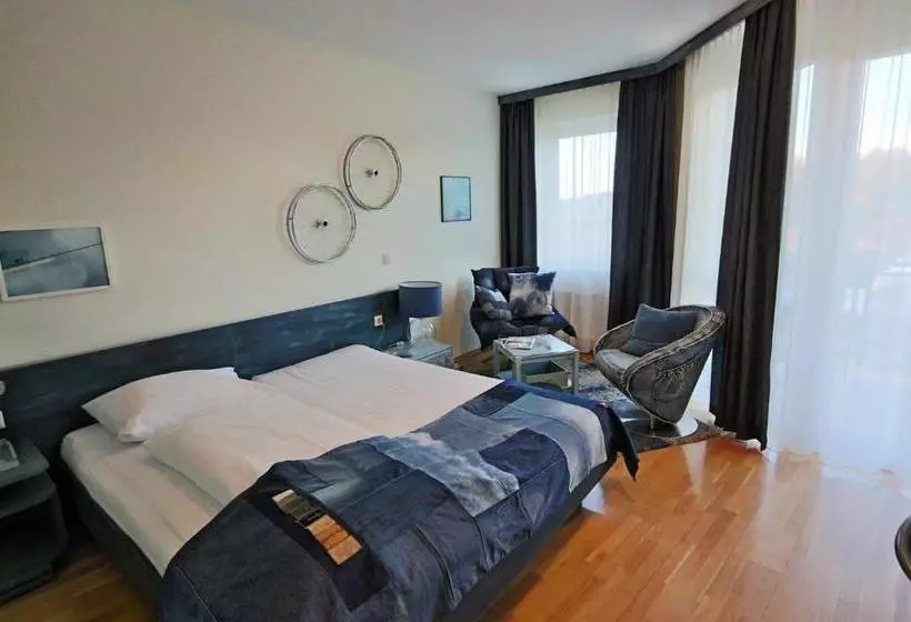 Majatalo Solens Land Guest House