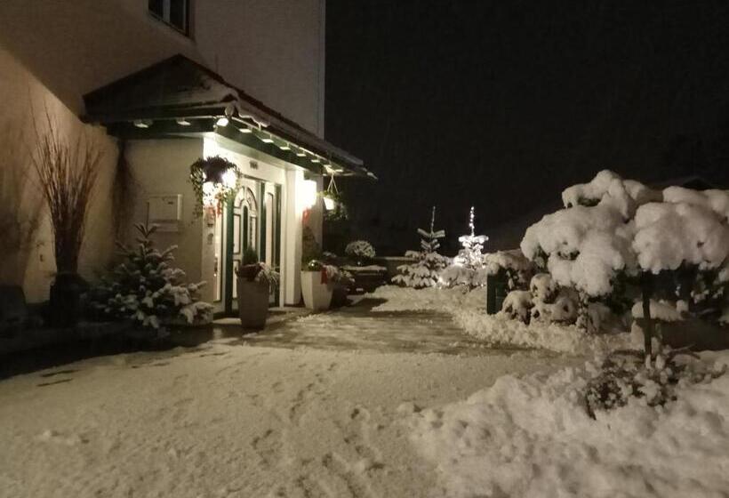 פנסיון Gästehaus Waldeck