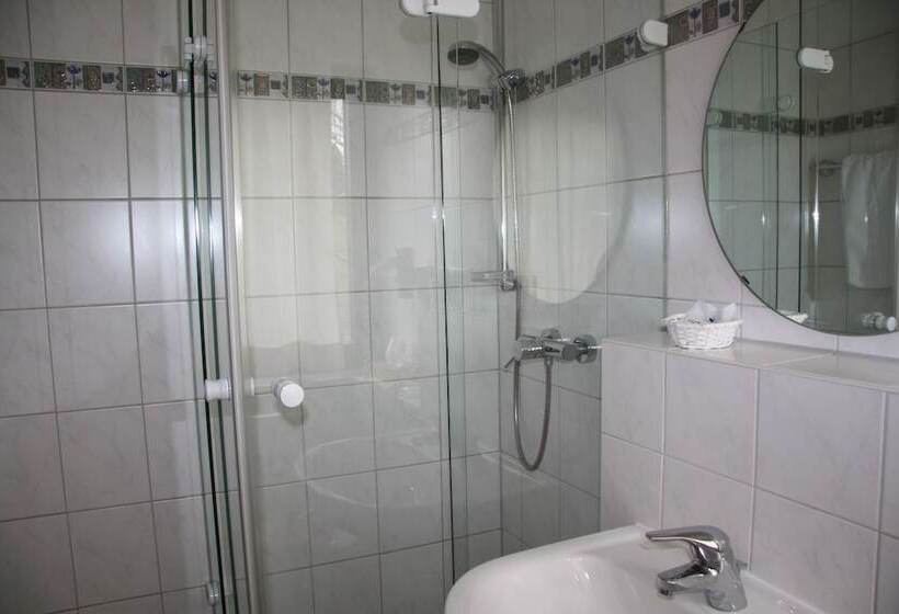 بنسيون Landhaus Seehof