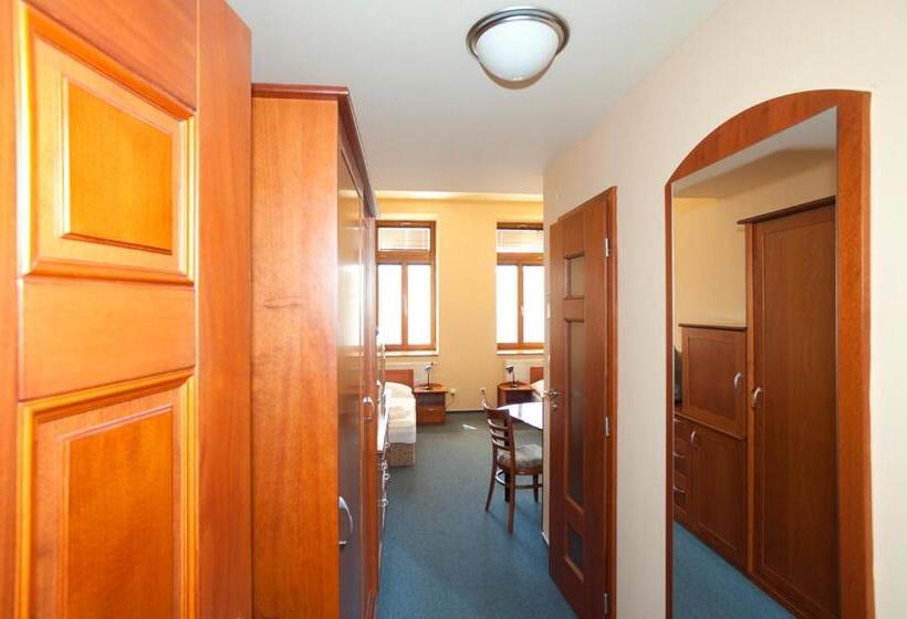 بنسيون Penzion Zelená žába