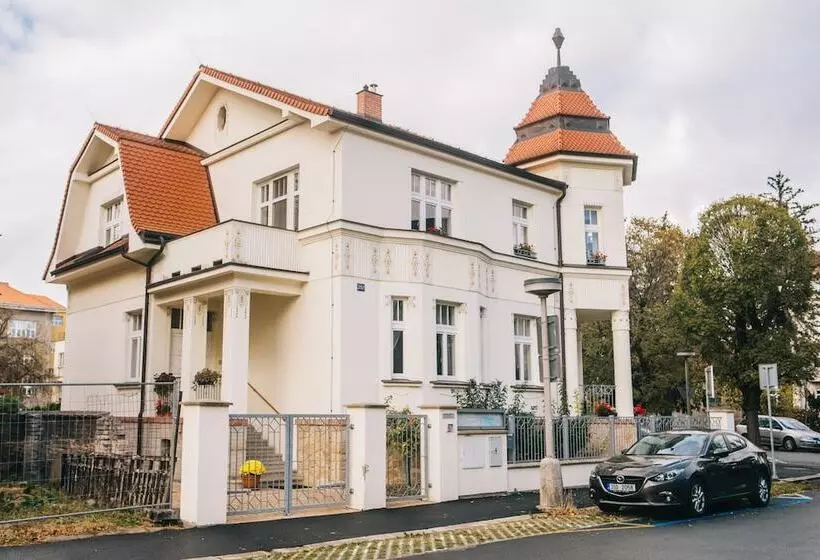 ペンション Villa A. Malka