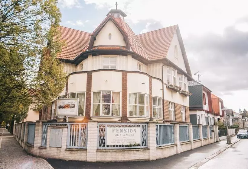 ペンション Villa A. Malka